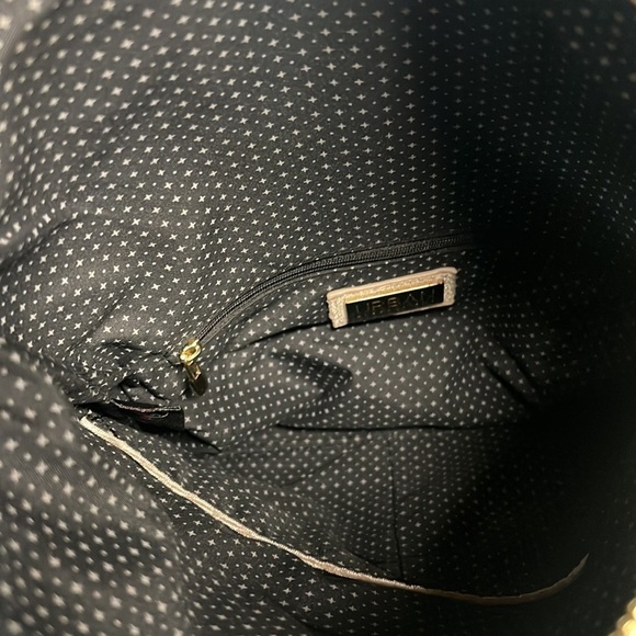 Urban Expressions Tallulah Floral Embroidered Velvet Purse - Picture 7 of 9